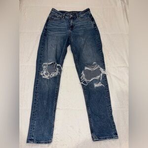 American Eagle Strigid Ripped Mom Jean
